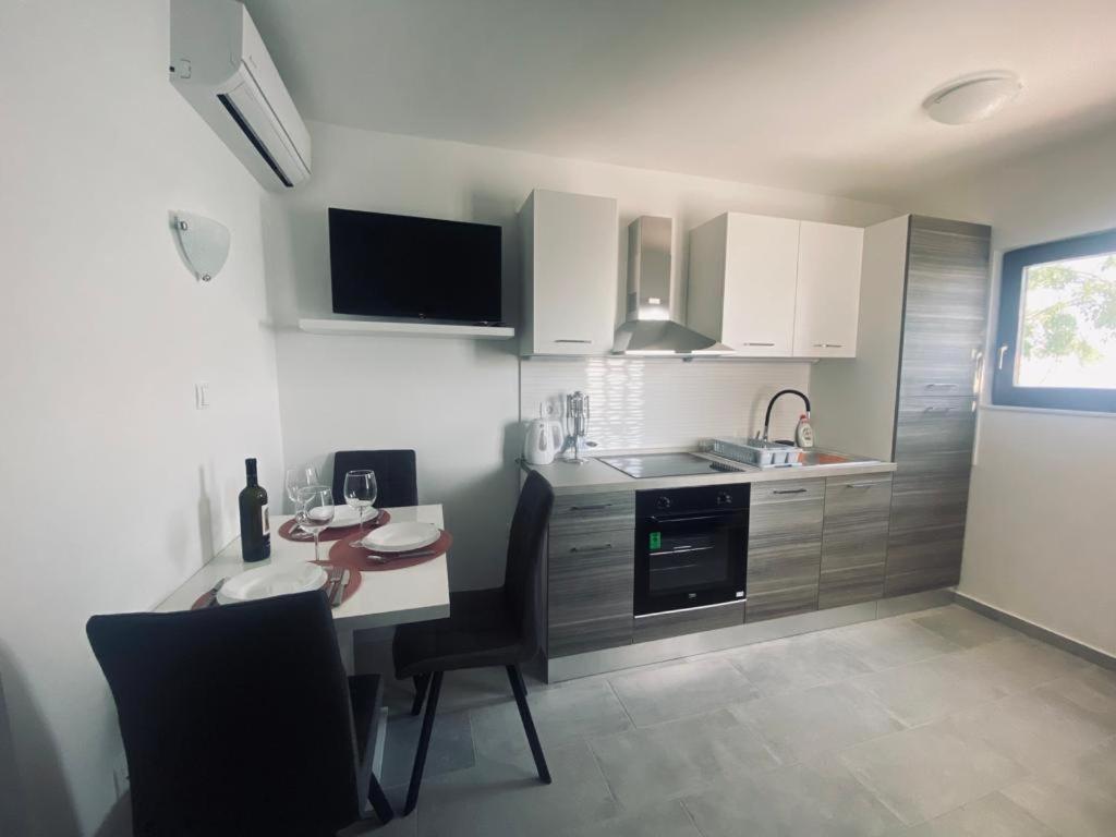 Apartmani Mila 스타리그라드 파클레니차 외부 사진