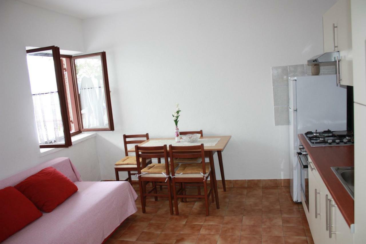 Apartmani Mila 스타리그라드 파클레니차 외부 사진